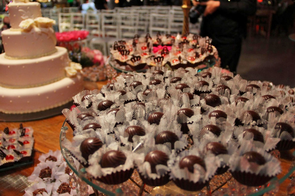 Doces Finos Cláudio e Consolinha Buffet